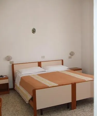Отель La Primula 3*