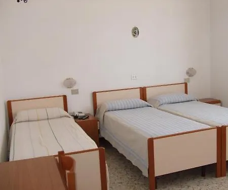 Отель La Primula 3*