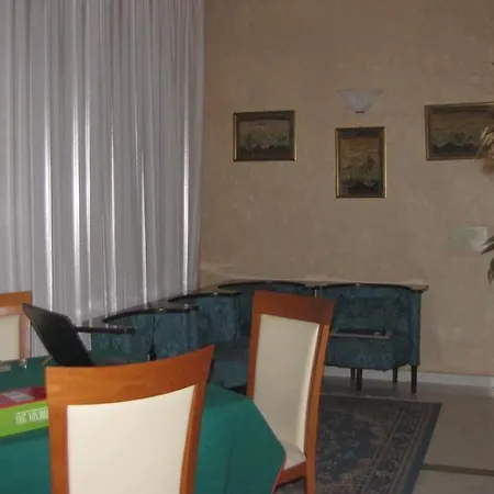 Отель La Primula 3*
